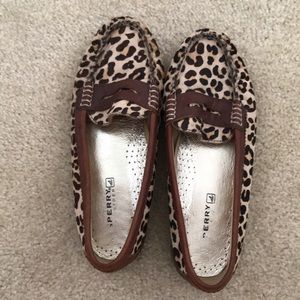 Leopard sherry loafers